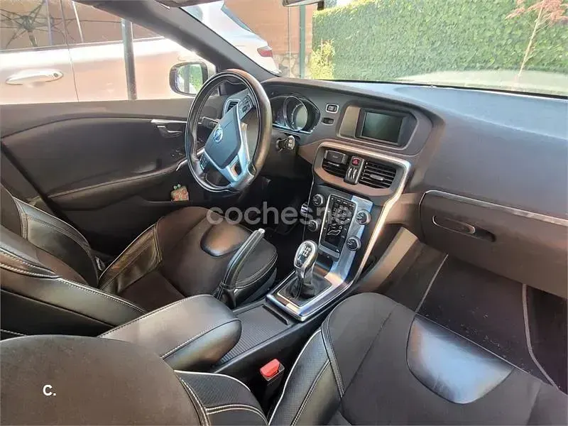 Usado Volvo V40 R-Design 115 CV (84 kW) 2013 Rojo Berlina