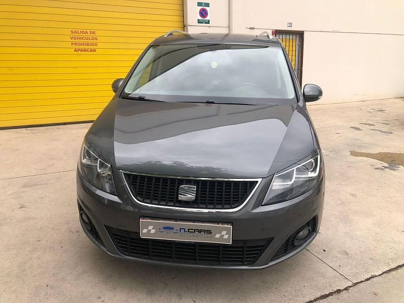Usado Seat Alhambra Style 170 CV (125 kW) 2013 Gris / plata Monovolumen