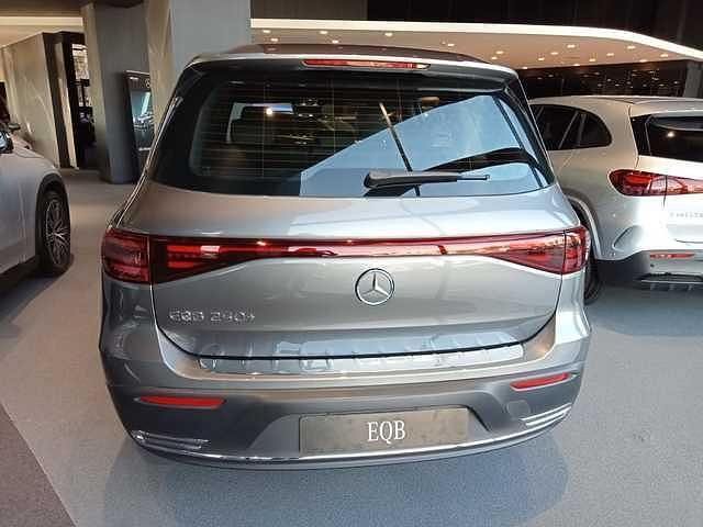 Usado Mercedes EQB250+ 139 kW (190 CV) 2024 Gris SUV