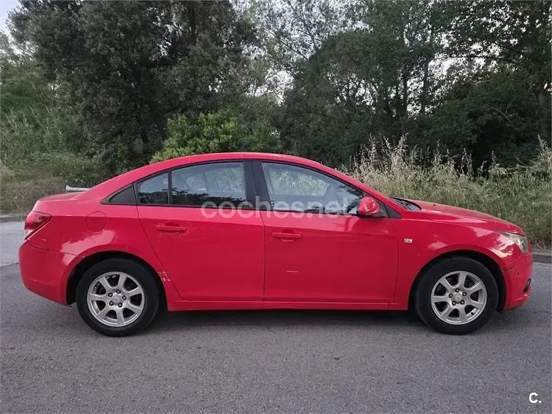 Usado Chevrolet Cruze LT 150 CV (110 kW) 2010 Rojo Berlina