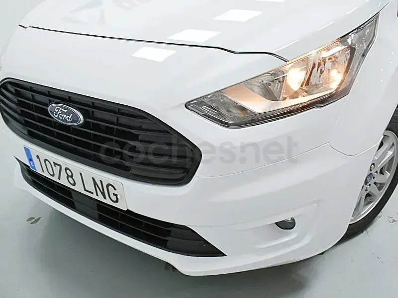 Usado Ford Tourneo Connect Trend 120 CV (88 kW) 2021 Blanco Monovolumen