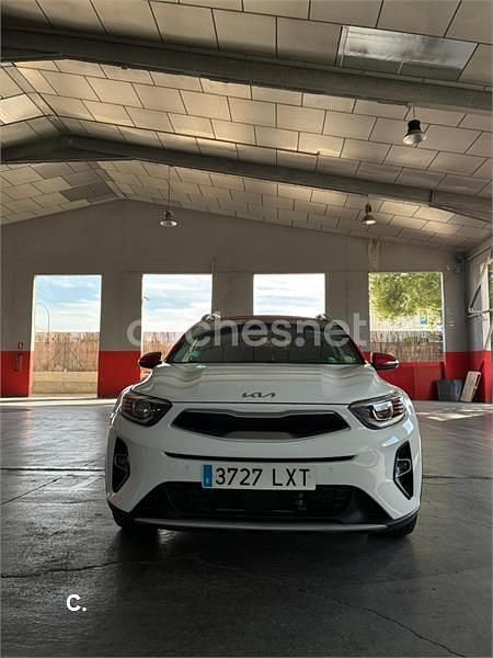 Usado Kia Stonic 100 CV (73 kW) 2022 Blanco SUV