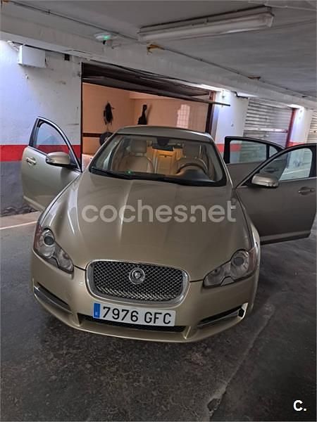 Beige Usado 2008 Jaguar XF Premium Luxury Berlina | 7550 € (Precio justo) - Imagen 1/4
