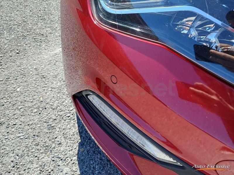 Usado Seat Leon FR 150 CV (110 kW) 2018 Granate Familiar