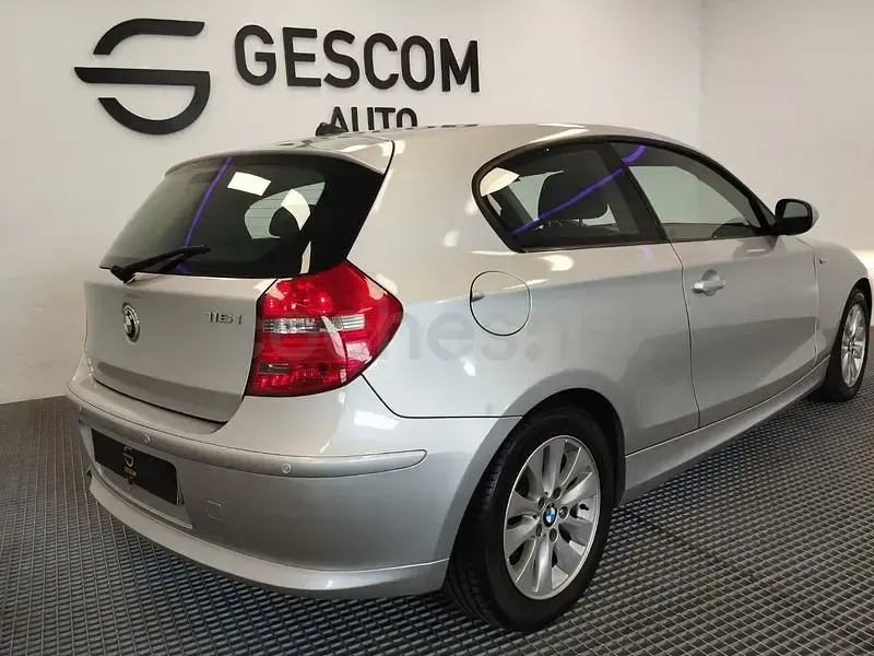 Usado BMW 116 122 CV (89 kW) 2010 Gris / plata Utilitario