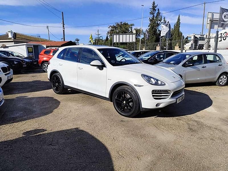 Käytetty Porsche Cayenne 245 HP (180 kW) 2013 Valkoinen Katumaasturi