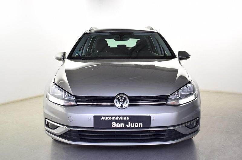 Usado VW Golf VII Advance 110 CV (80 kW) 2018 Gris Familiar