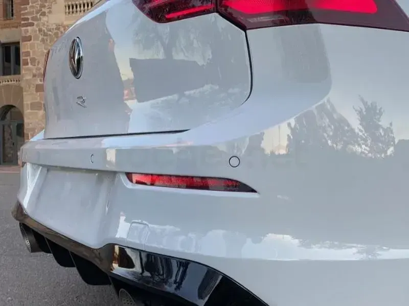 Usado VW Golf VIII R 320 CV (235 kW) 2022 Blanco Berlina