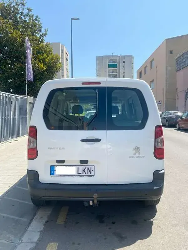 Usado Peugeot Rifter Access 102 CV (75 kW) 2020 Blanco Monovolumen