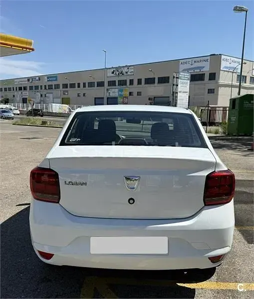 Usado Dacia Logan Ambiance 73 CV (53 kW) 2017 Blanco Berlina