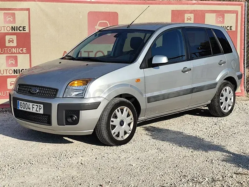 Usado Ford Fusion 68 CV (50 kW) 2007 Gris / plata Utilitario