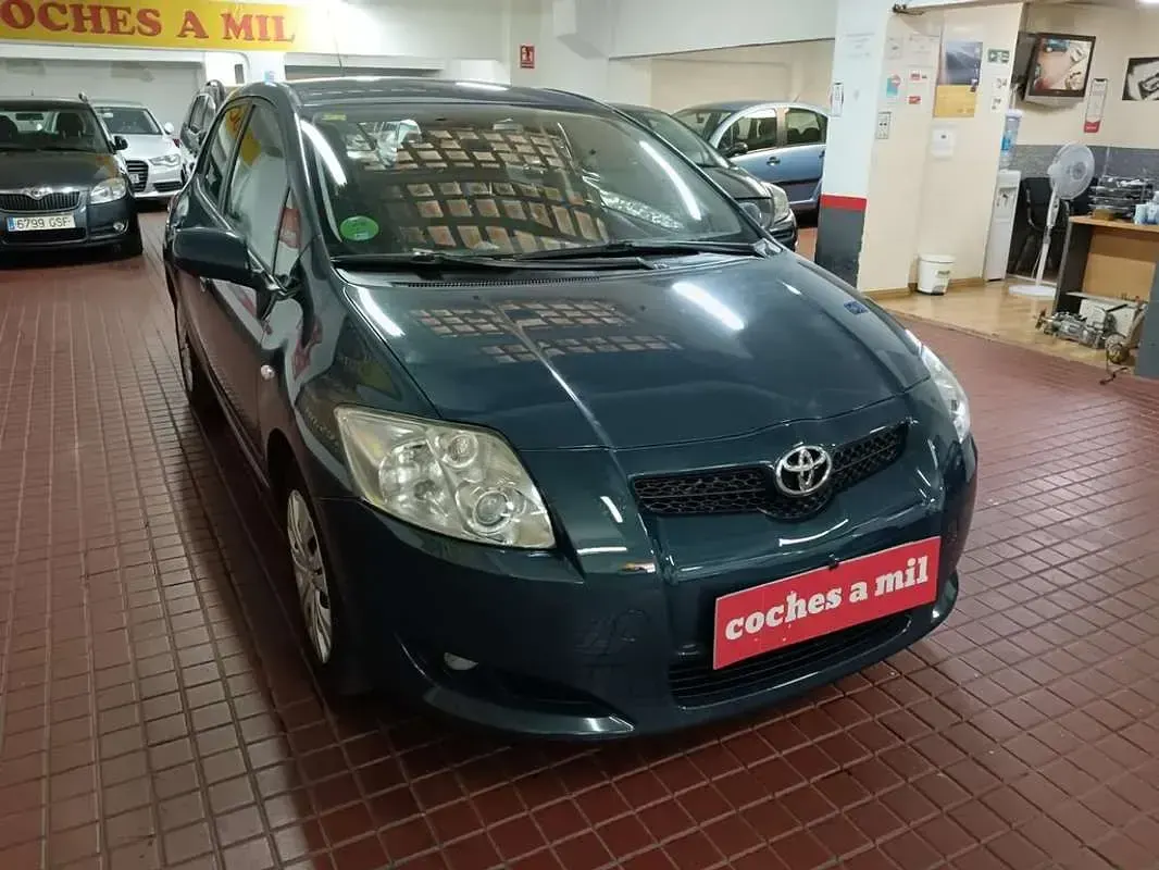 Usado Toyota Auris Luna 97 CV (71 kW) 2007 Azul Utilitario