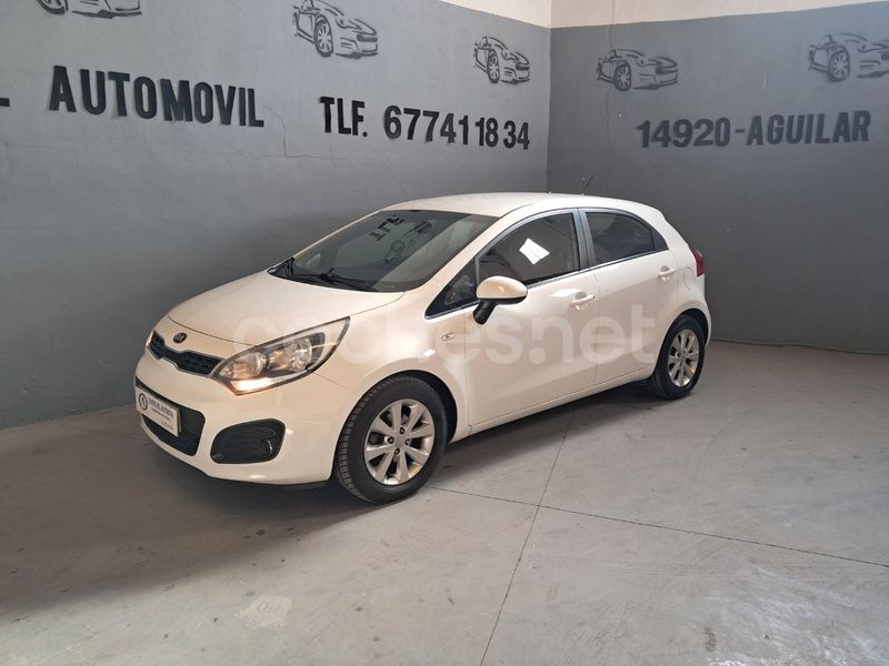 Blanco Usado 2014 Kia Rio Berlina | 7500 € (Precio justo) - Imagen 1/4