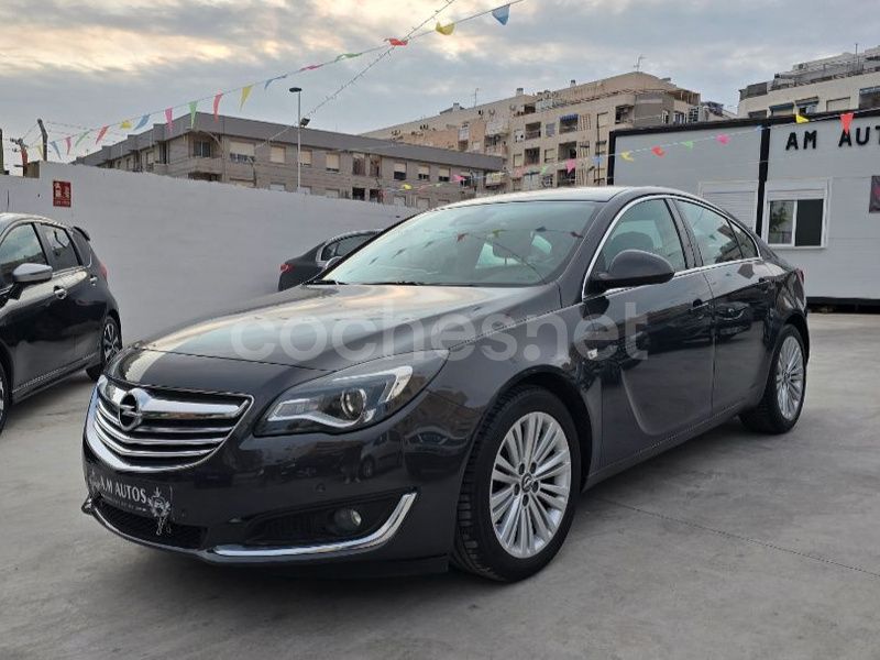 Gris / plata Usado 2013 Opel Insignia Selective Berlina | 7950 € (Precio justo) - Imagen 1/4
