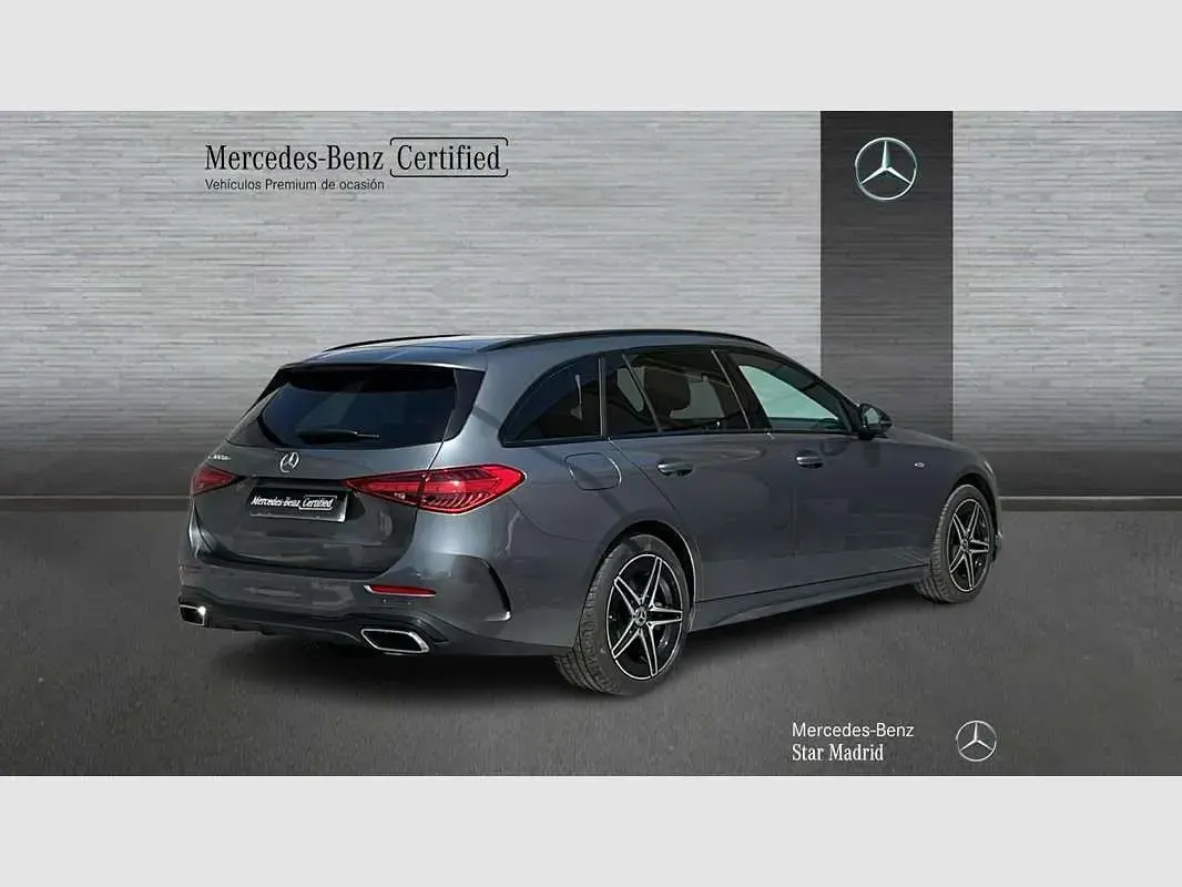 Usado Mercedes C300e 313 CV (230 kW) 2025 Gris Familiar