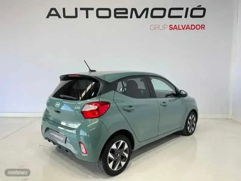 Usado Hyundai i10 66 CV (48 kW) 2025 Verde Utilitario