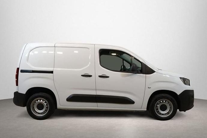 Usado Peugeot Partner 103 CV (75 kW) 2022 Blanco Monovolumen