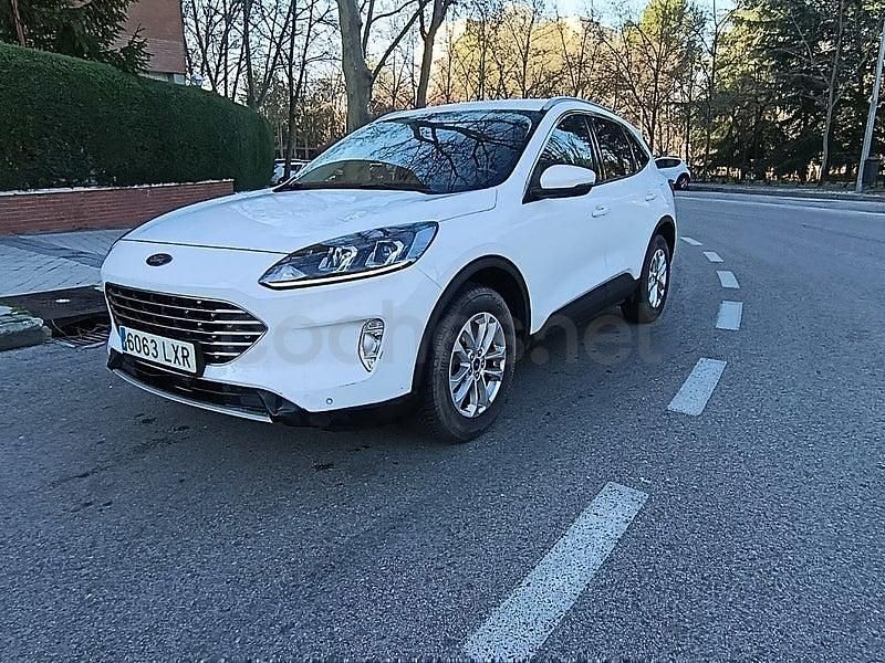 Usado Ford Kuga Titanium 120 HP (88 kW) 2022 Branco SUV