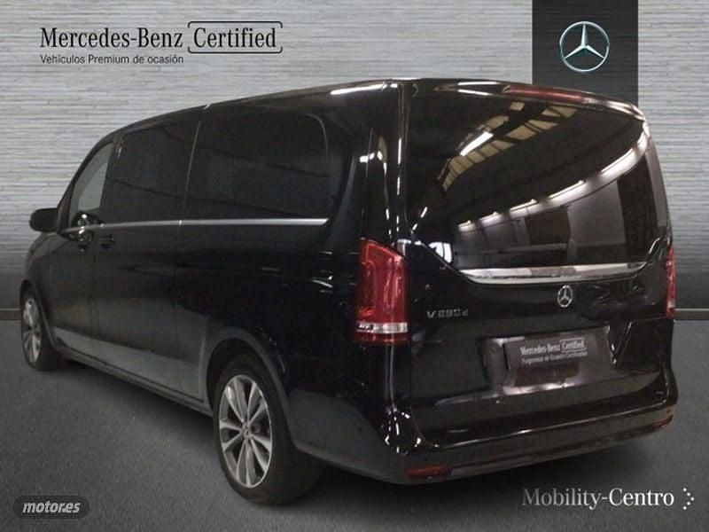 Usado Mercedes V250 Avantgarde 2024 Negro Monovolumen