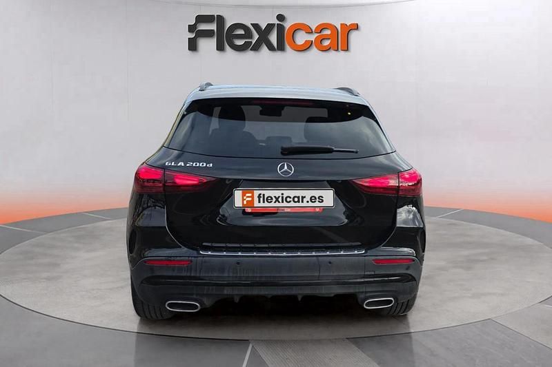 Usado Mercedes GLA200 150 CV (110 kW) 2025 Negro SUV