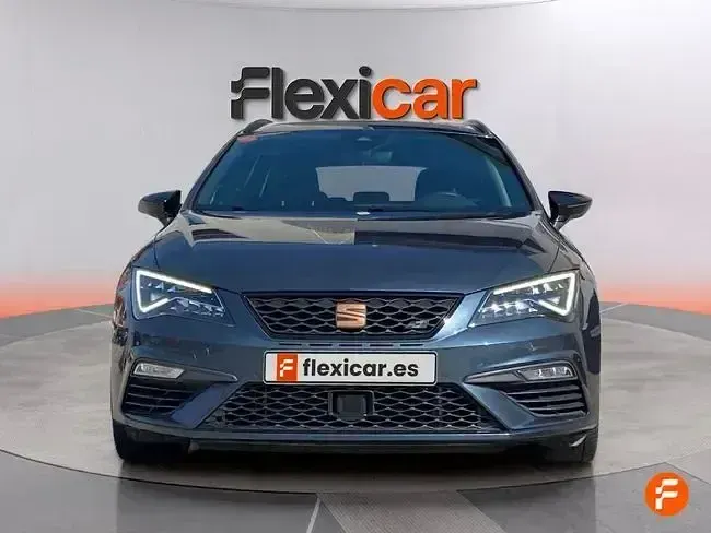Usado Seat Leon 4Drive 300 CV (220 kW) 2021 Gris