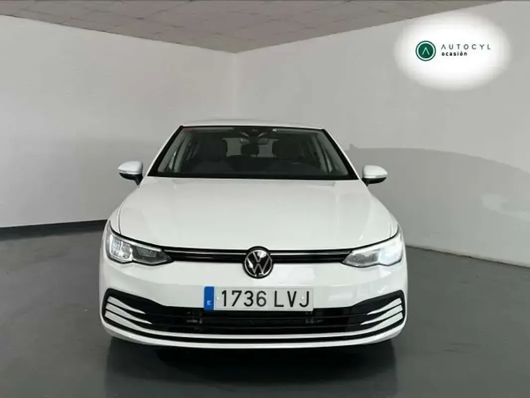 Usado VW Golf VIII 110 CV (80 kW) 2021 Blanco Berlina