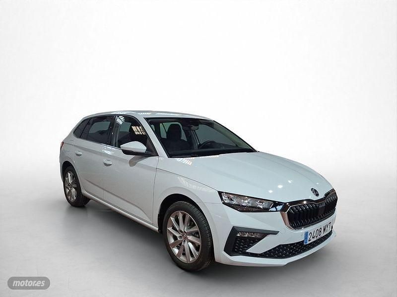 Usado Skoda Scala Selection 150 CV (110 kW) 2025 Blanco Utilitario