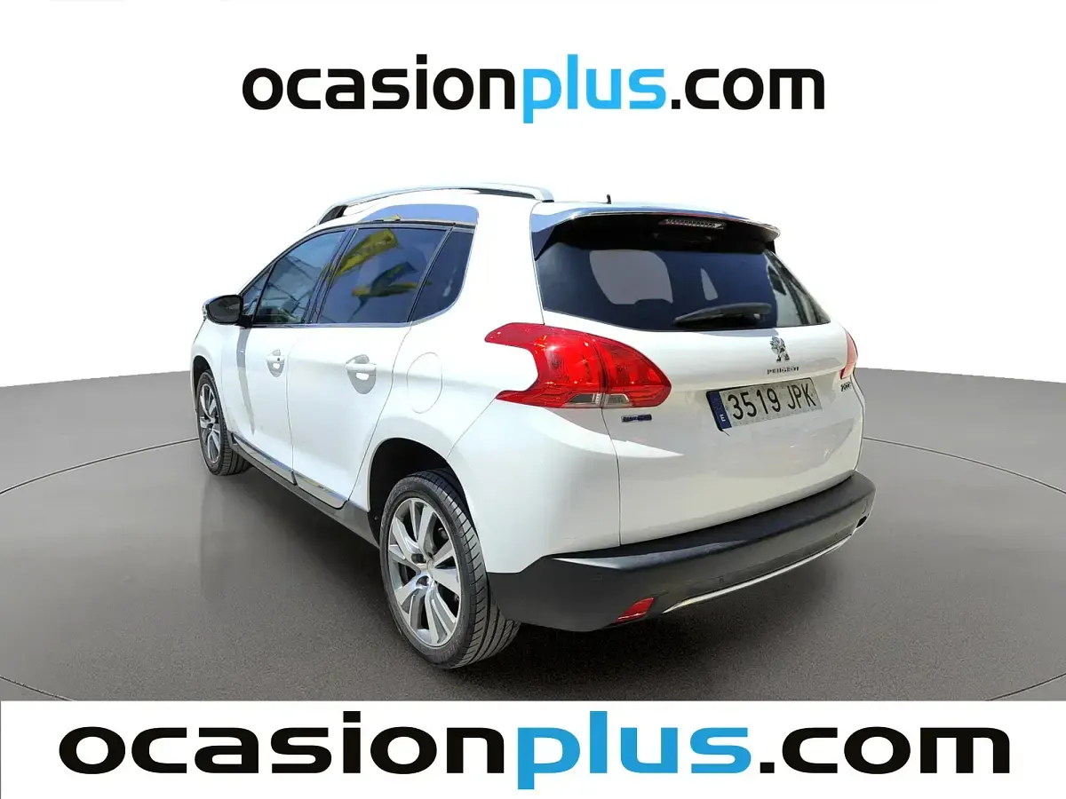 Usado Peugeot 2008 Allure 120 CV (88 kW) 2016 Blanco SUV