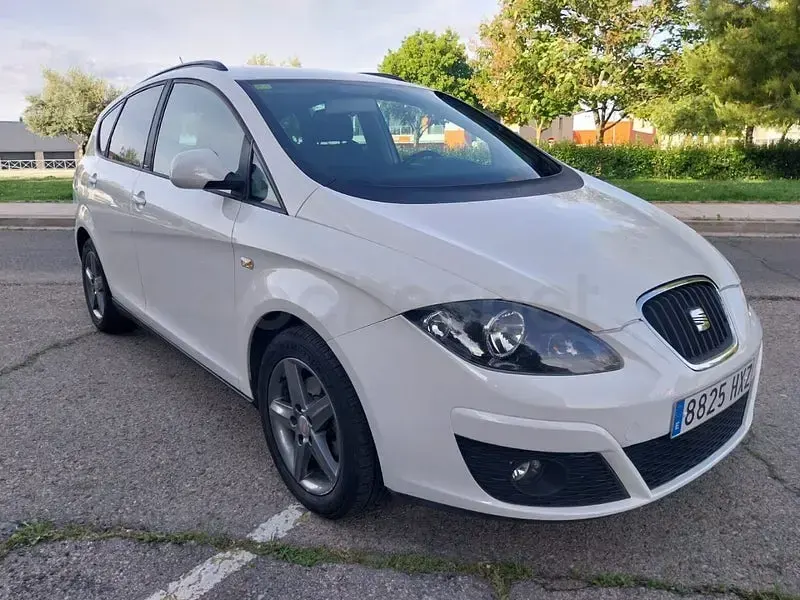 Usado Seat Altea XL I-Tech 105 CV (77 kW) 2014 Blanco Monovolumen