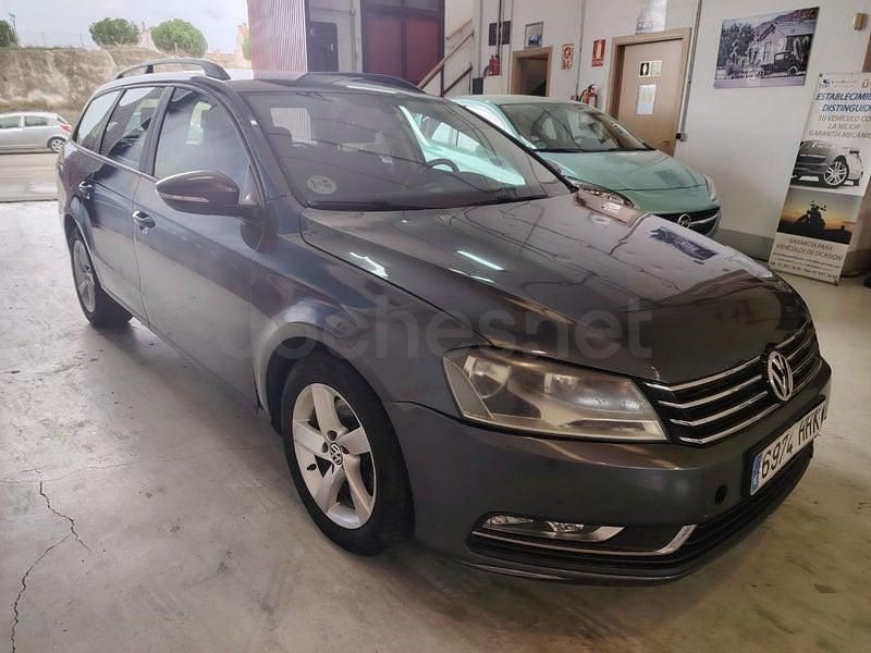 Usado VW Passat Edition 105 CV (77 kW) 2011 Gris / plata Familiar
