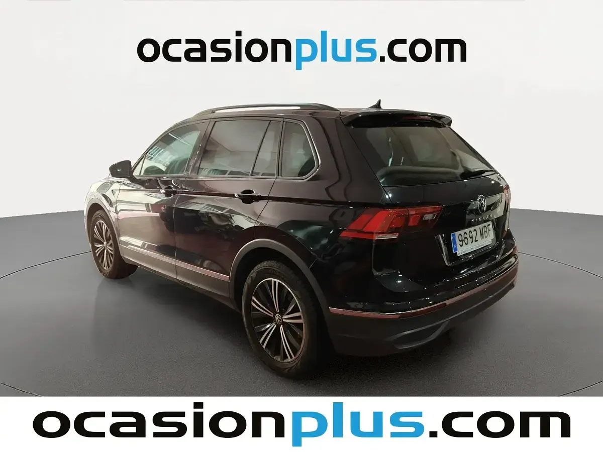 Usado VW Tiguan Life 122 CV (89 kW) 2022 Negro SUV