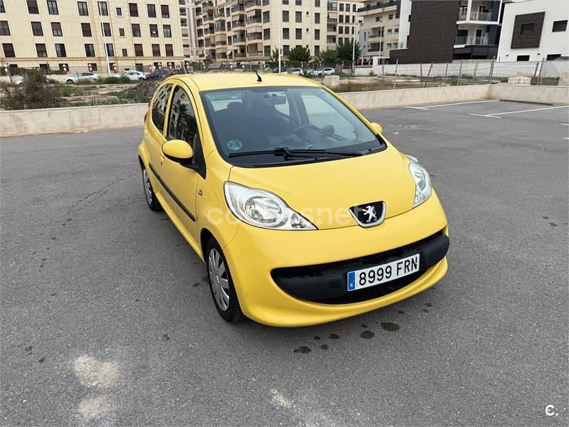 Amarillo Usado 2007 Peugeot 107 Utilitario | 4900 € (Precio justo) - Imagen 1/4