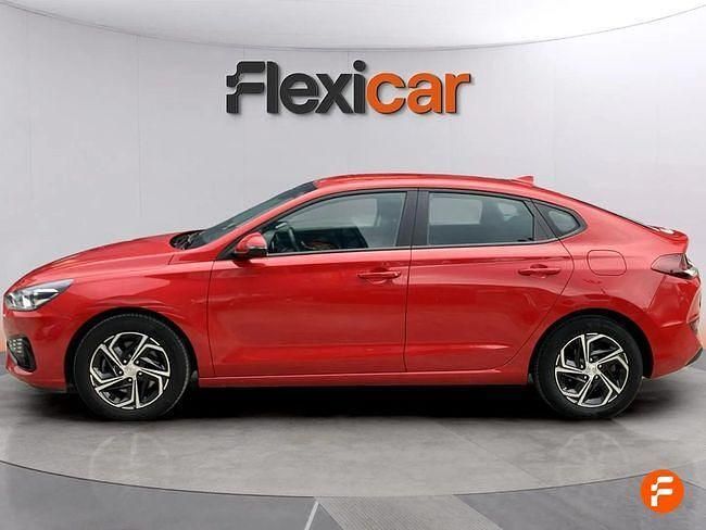Usado Hyundai i30 120 CV (88 kW) 2022 Rojo