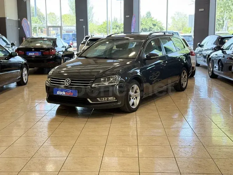 Usado VW Passat Highline 140 CV (102 kW) 2011 Negro Familiar