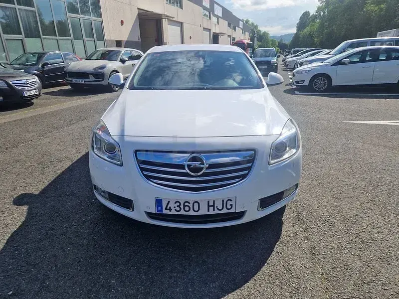 Usado Opel Insignia Sportive 160 CV (117 kW) 2012 Blanco Berlina