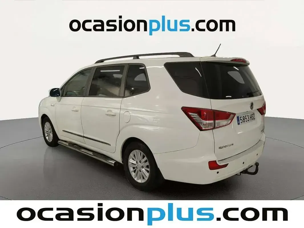 Usado SsangYong Rodius 155 CV (114 kW) 2013 Blanco Monovolumen