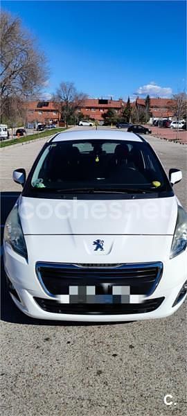Usado Peugeot 5008 Access 115 HP (84 kW) 2014 Branco Monovolume