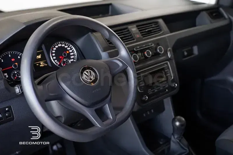 Usado VW Caddy Beach 102 CV (75 kW) 2020 Rojo Monovolumen