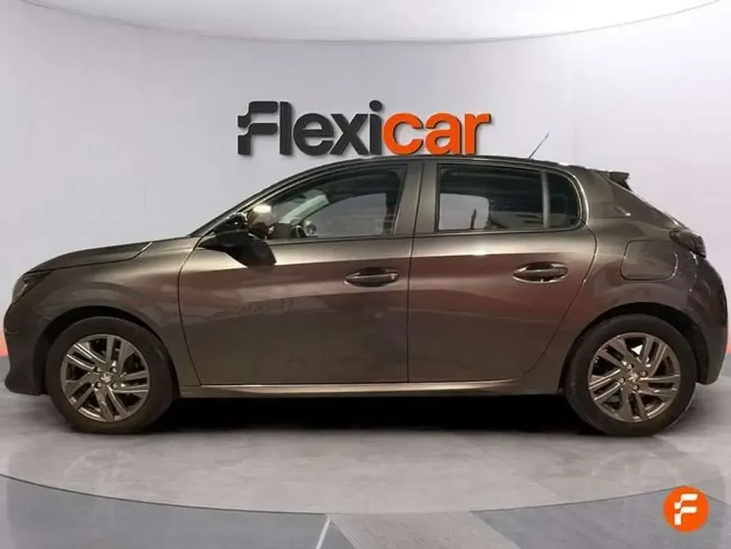 Usado Peugeot 208 Active 75 CV (55 kW) 2022 Gris Utilitario