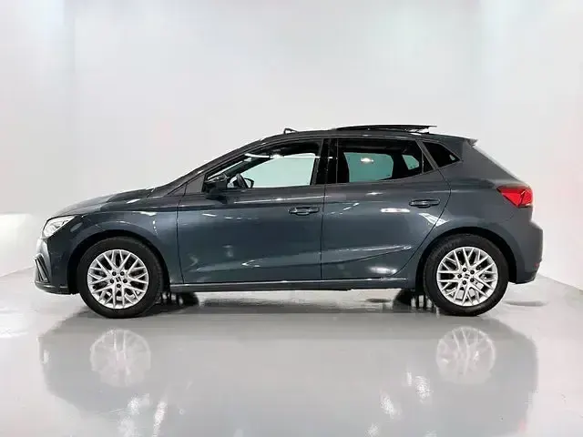 Usado Seat Ibiza FR 116 CV (85 kW) 2025 Gris / plata Utilitario