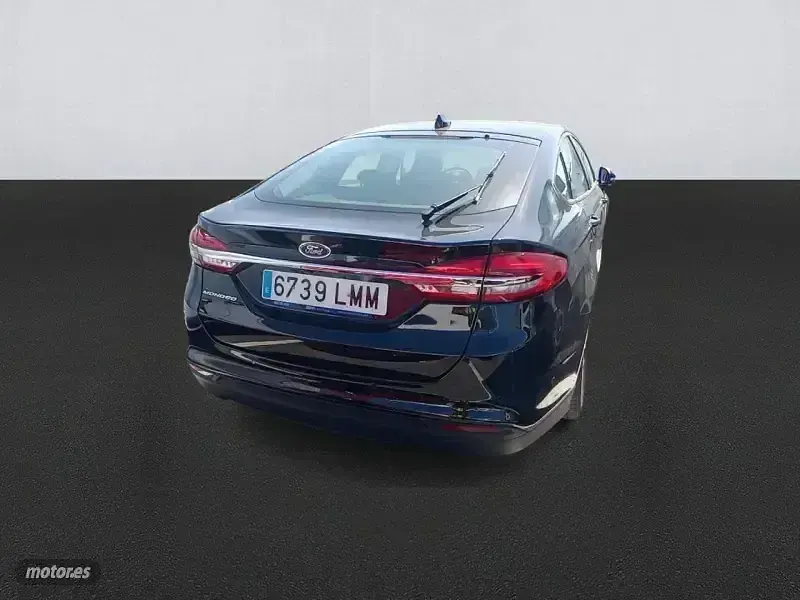 Usado Ford Mondeo Trend 150 CV (110 kW) 2021 Negro