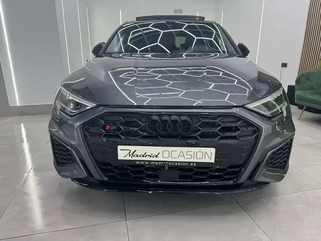 Usado Audi S3 Sportback Ambiente 310 CV (228 kW) 2023 Gris Utilitario