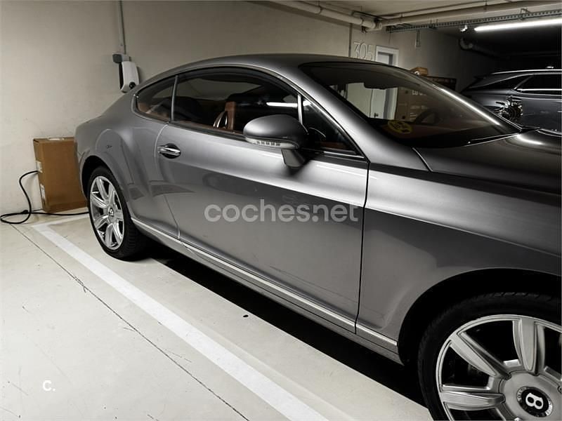 Usado Bentley Continental GT 560 CV (411 kW) 2005 Gris / plata Coupe