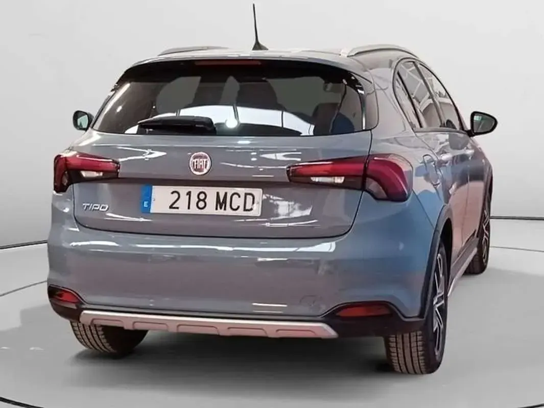 Usado Fiat Tipo Cross 101 CV (74 kW) 2022 Gris Utilitario