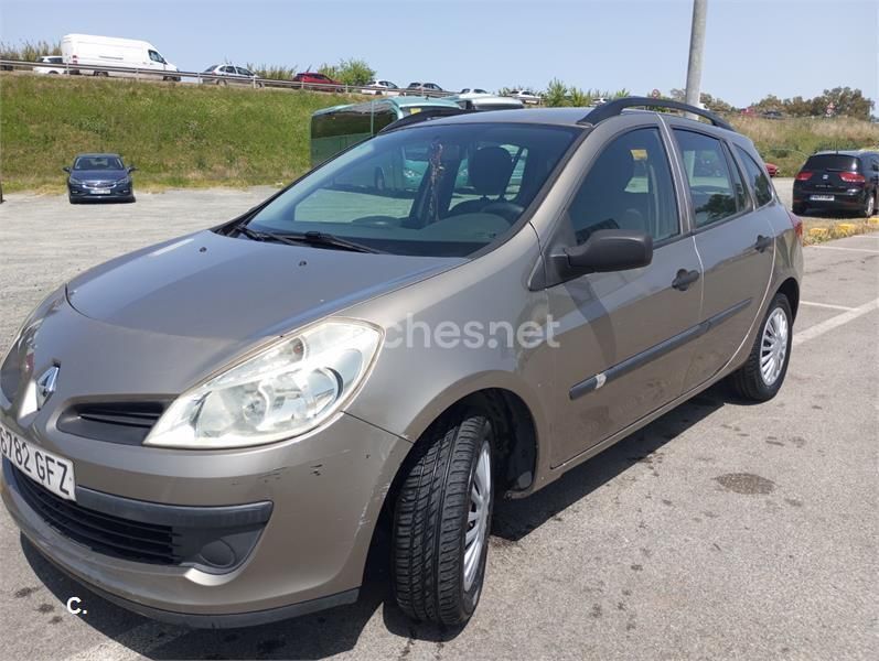 Beige Usado 2008 Renault Clio GrandTour Authentique Familiar | 3500 € - Imagen 1/1