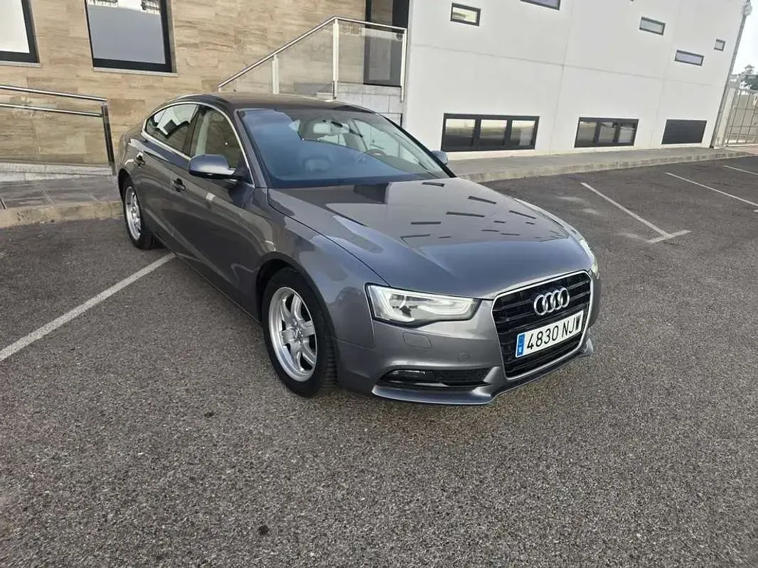 Usado Audi A5 Sportback Advanced 150 CV (110 kW) 2015 Gris Utilitario