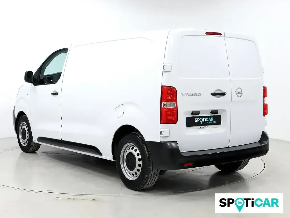 Usado Opel Vivaro 120 CV (88 kW) 2025 Blanco Monovolumen
