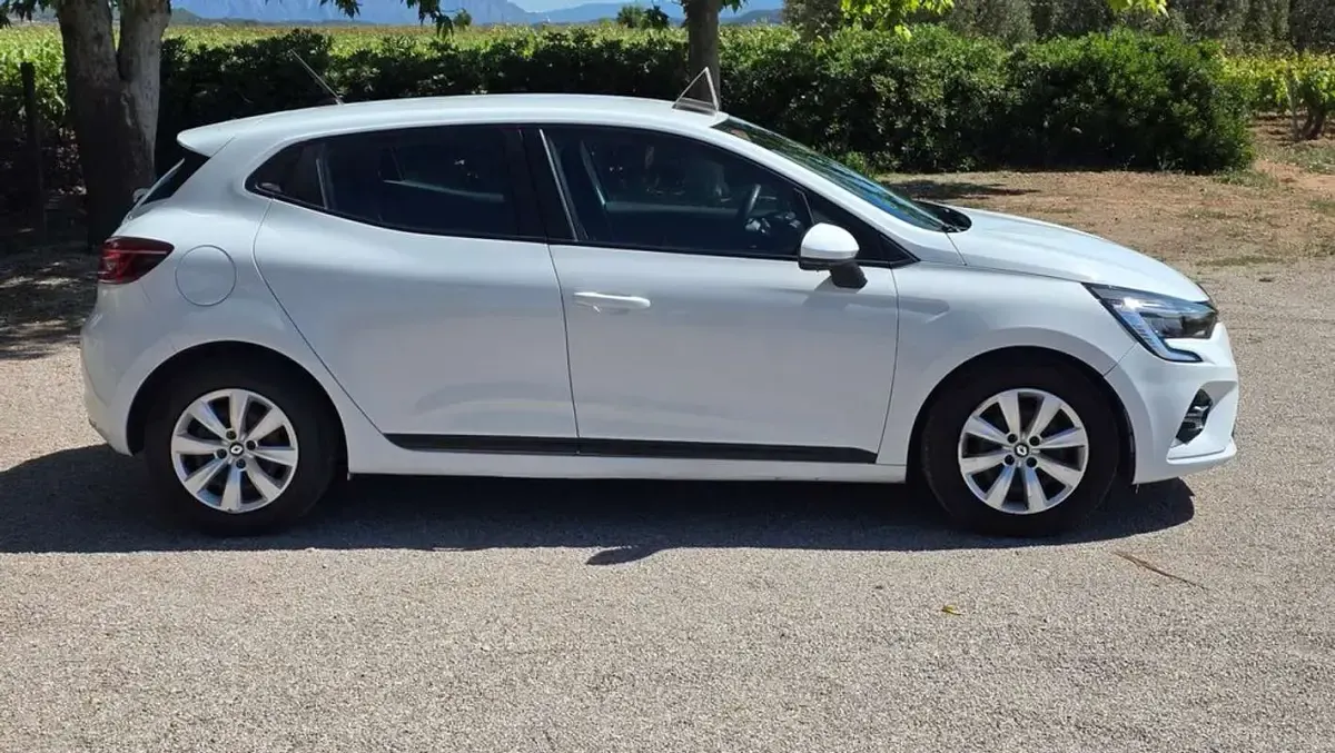 Usado Renault Clio Business 101 CV (74 kW) 2021 Blanco Utilitario