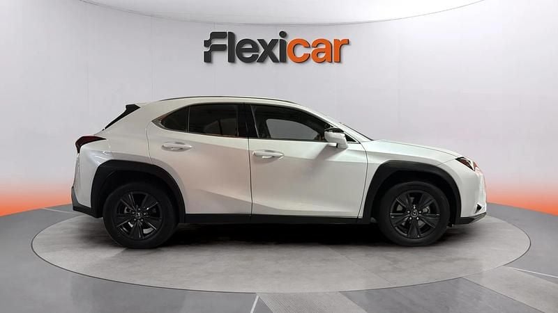 Usado Lexus UX Sport Line 199 CV (146 kW) 2024 Blanco SUV