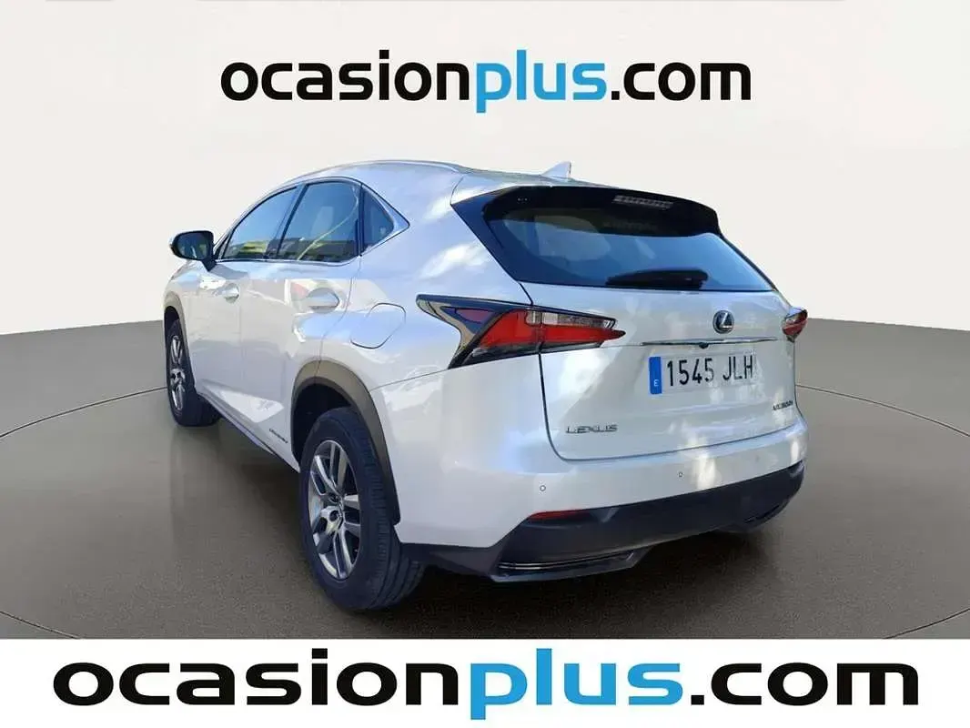 Usado Lexus NX300h Executive Line 197 CV (144 kW) 2016 Blanco SUV